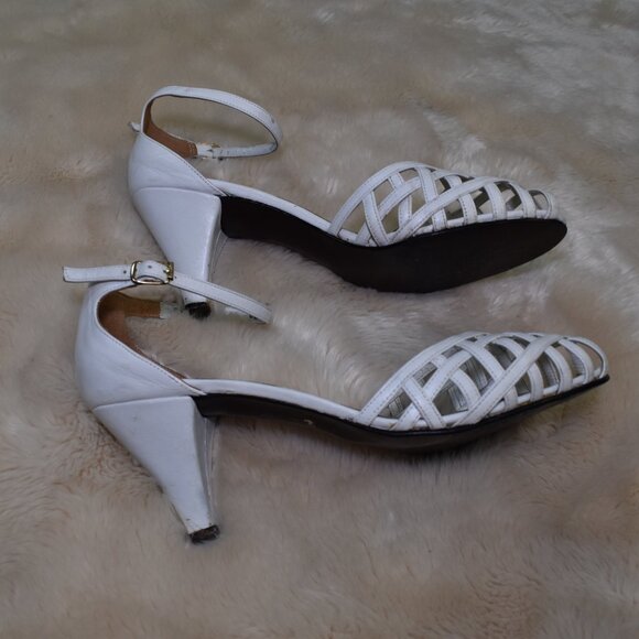 I. Miller Vintage White Leather Cage Pumps Sz 8.5 Ankle Strap Heels Chic - Picture 10 of 14